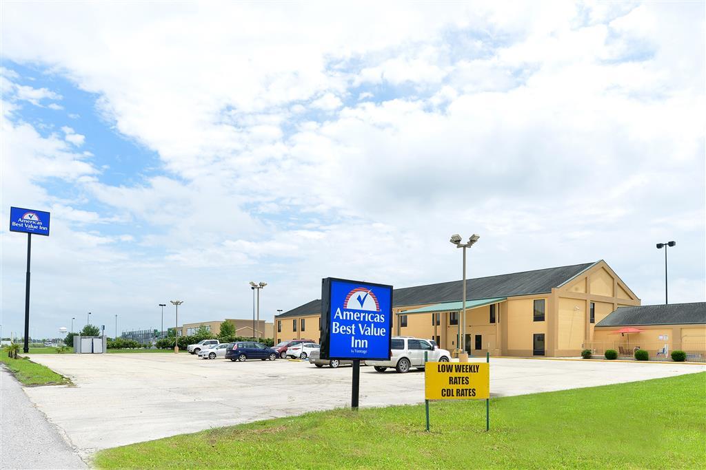 Executive Inn & Suites Breaux Bridge, La ภายนอก รูปภาพ